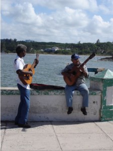 Der Musik kann man auf Kuba nicht ausweichen. Selbst wenn man wöllte.