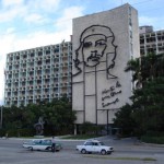 Das kubanische Innenministerium. Die Dekoration kann man sich bei Schäuble irgendwie nicht so recht vorstellen.