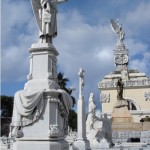 Der Friedhof in Havanna ist wirklich sehenswert. Wie Pere Lachaise, nur mit Sonne.