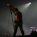 Tom DeLonge von Blink-182 ist ja normalerweise nicht maulfaul. Hier lässt er trotzdem die Fans für sich singen. Foto: FKP Scorpio