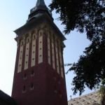 Der Turm der wunderschönen Stadthalle in Subotica.