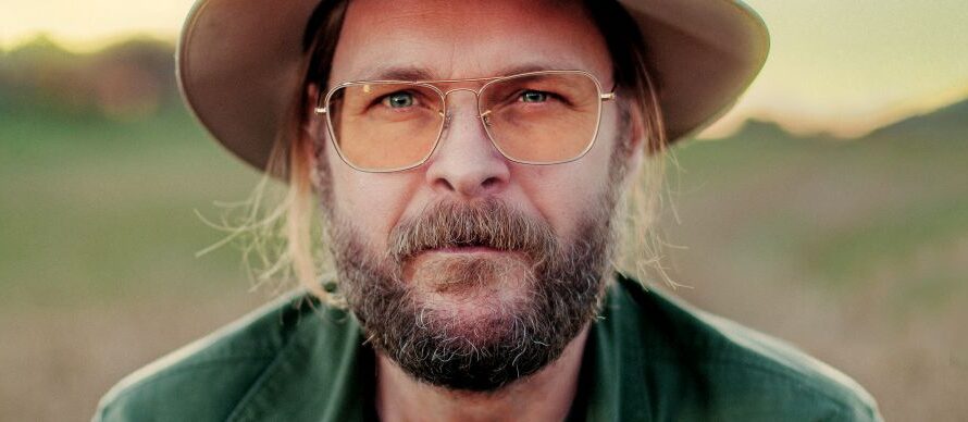 Hiss Golden Messenger – “Quietly Blowing It”
