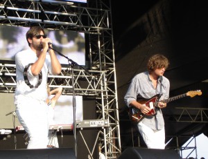 Die Shout Out Louds sahen aus, als wollen sie nach Italien in den Urlaub.