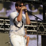 Adam Olenius, Sänger der Shout Out Louds, geht inzwischen als Latin Lover durch.