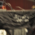 Kleines Rätsel: Zum welchem New Yorker Hipster gehört dieses Instrument?