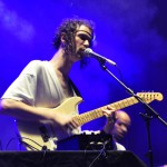 Darwin Deez bot im Intro-Zelt viel Pop und viel Einsatz - ein voller Erfolg.