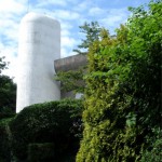Keine Sorge: Ich bin kein guter Fotograf geworden. Aber die Kapelle von Ronchamp ist ein solches Formenwunder, dass die Bilder wie von selbst beeindruckend aussehen.