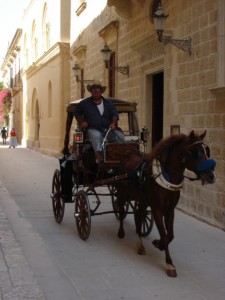 Mdina gilt als die Stadt der Stille. Das liegt auch daran, dass es kaum Autos gibt.
