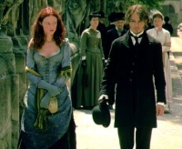 From Hell Inspektor Abberline (Johnny Depp) will Jack The Ripper finden - und Mary Kelly (Heather Graham) schützen.