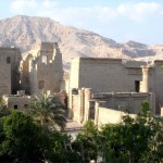 Als dieser Tempel gebaut wurde, saß man in unseren Breitengraden übrigens noch auf den Bäumen und hielt den Ausruf Uga-Aga! für eine bedeutende kulturelle Leistung.