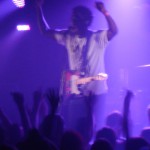 Im Vergleich zu Bloc-Party-Shows wirkt Kele als Solist auf der Bühne förmlich befreit.