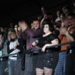Eine Naturgewalt: Beth Ditto kletterte sogar auf die Tribüne zu den Fans.