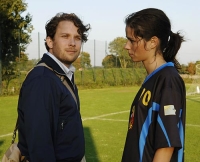 FC Venus Anna (Nora Tschirner) will Paul (Christian Ulmen) das Fußballspielen verbieten.