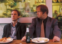 Muxmäuschenstill Mux (Jan Henrik Stahlberg, links) und Gerd (Fritz Roth) sind Straftätern auf der Spur.