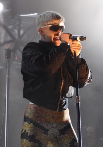 Das Bühnenbild von Robyn hatte leichten Wetten-Dass-Charme.