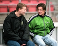 Italienisch für Anfänger Jörgen (Peter Gantzler, links) lernt Italienisch bei Hal-Finn (Lars Kaalund).