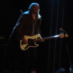 Welcher Geographielehrer hat wohl das Outfit von Bassist Christian Wester gestiftet?