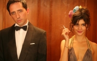 Liebe um jeden Preis Irène (Audrey Tautou) hält den Kellner Jean (Gad Elmaleh) für einen reichen Hotelgast.