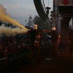 KIZ wollten offensichtlich erst einmal ihre eigenen Fans desinfizieren. Foto: FKP Scorpio/Bernd Zahn