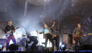 Coldplay Als echte Band mit Spaß an der Suche präsentieren sich Coldplay auf der Bühne. Foto: Emi/Juanlu Vela