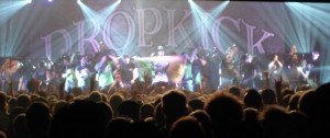 Die Stage Invasion ist ein toller Abschluss für das Mega-Konzert.