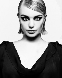 Emika glänzt mit einem Chris-Isaak-Cover. Foto: verstaerker.com