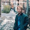 Klavier funktioniert auch im Stadion, beweist Tom Odell mit seinem Debüt.
