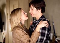 Erin (Drew Barrymore) und Garrett (Justin Long) verzweifeln an ihrer Fernbeziehung.