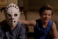 Jacob (Conor Donovan, links) trauert um seinen Zwillingsbruder Rudy.