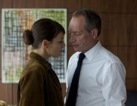 Svenja (Nicolette Krebitz) beginnt eine Affäre mit Roland (Robert Hunger-Bühler).