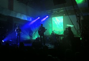 Archive vereinen Knöpfchendreher und Gitarrenbretter.