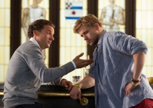 Szene aus dem Film Drunter und Brüder mit Steve Windolf und Stephan Luca