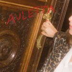 Auletta Review Kritik