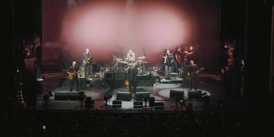 Futter für die Ohren mit Element Of Crime, Villagers, The Kills, Clipping, Heaven Shall Burn und Donots