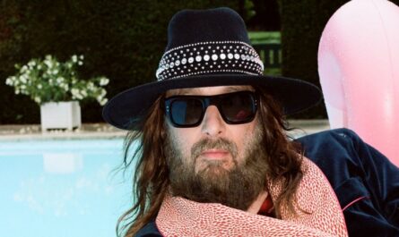 Sebastien Tellier Kiss The Beast