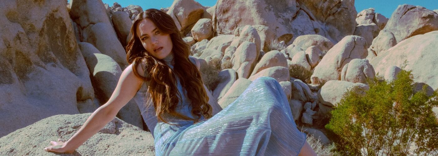 Julia Stone By The Horns