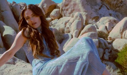 Julia Stone By The Horns