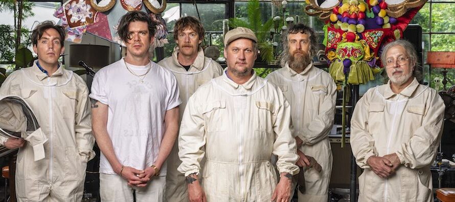 Modest Mouse – „Strangers To Ourselves“