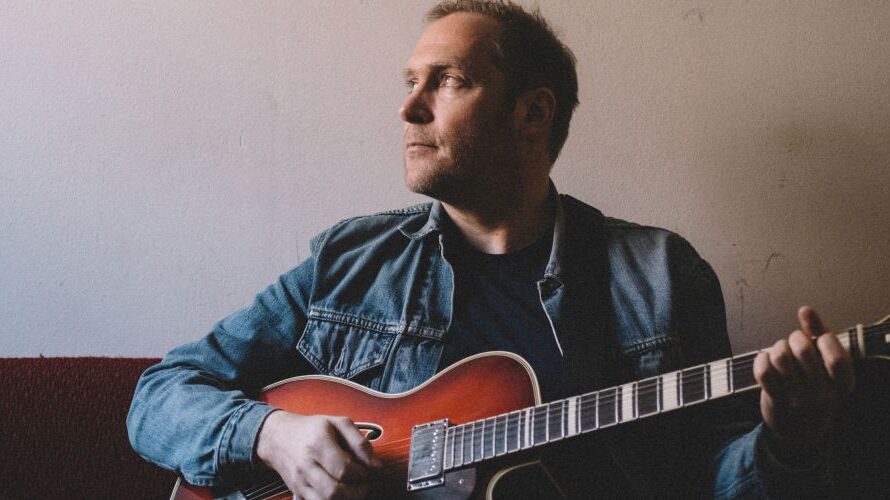 Thees Uhlmann & Band – „100.000 Songs Live in Hamburg“